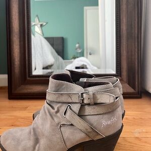 Blowfish Women's Gray Ankle Boots